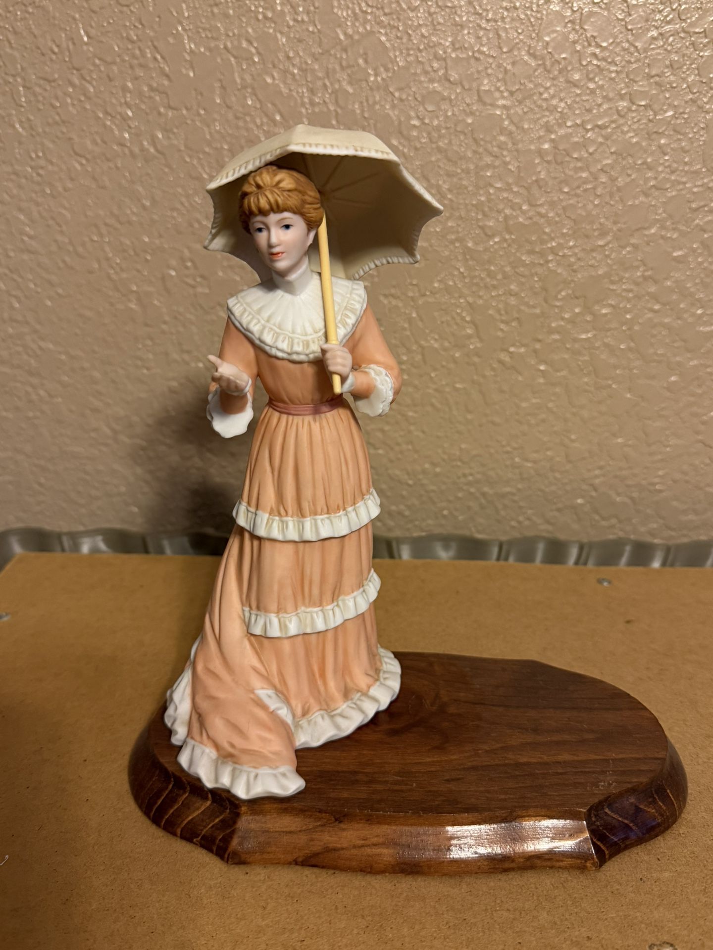 Home Interior Figurine 