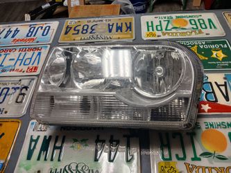 08-10 Chrysler 300 Left Driver Side Headlight Original