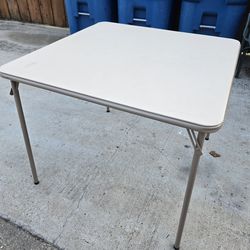 Portable Table or card table foldable