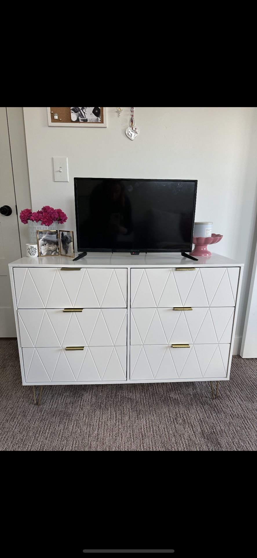 Six Drawer Dresser Gold Handles Like Brand New