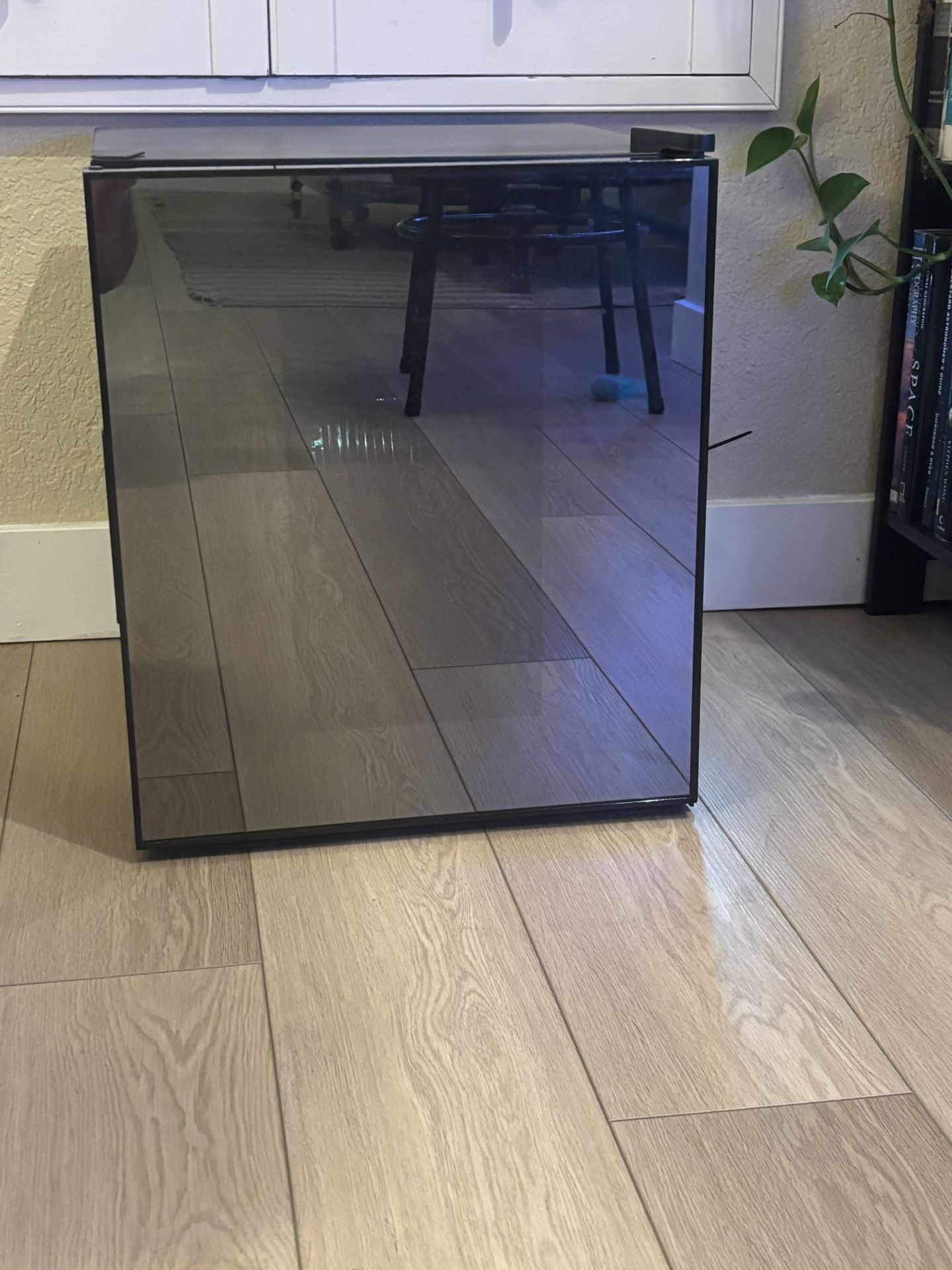 🔥 Avanti SBCA017G 1.7 cu ft Mini Beverage Fridge – Excellent Condition 🔥