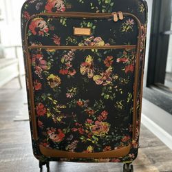 Jessica Simpson luggage 