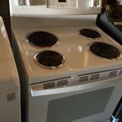 WHITE GE ELECTRIC STOVE!!!