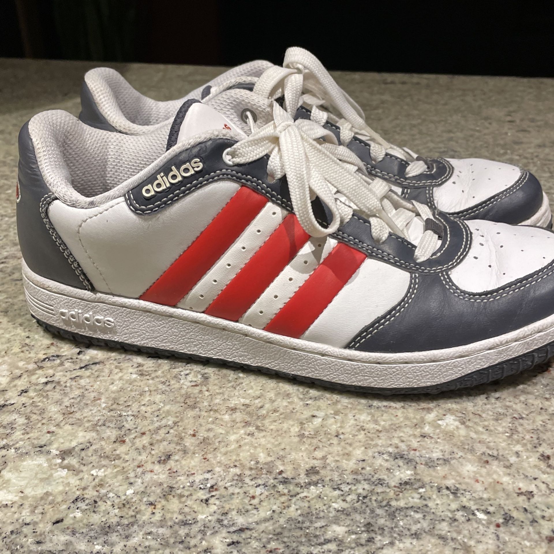 Adidas Women’s Retro Sneakers Size 6
