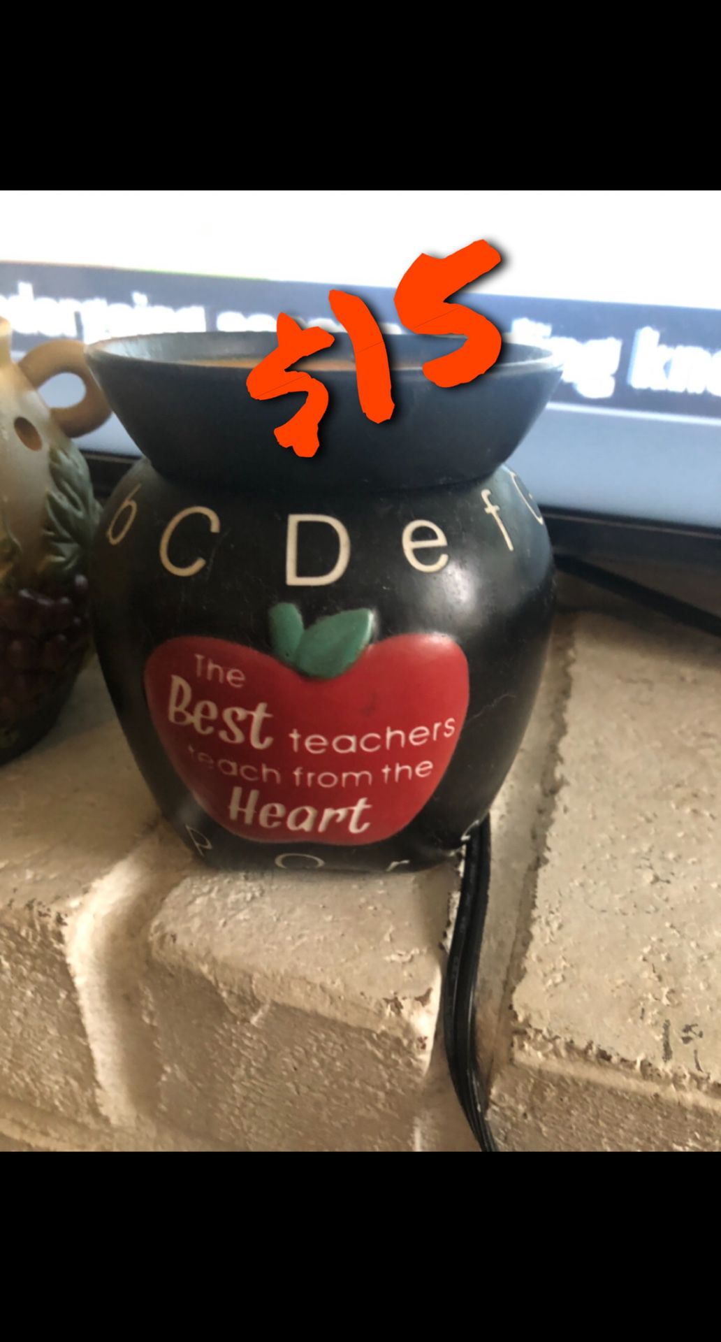 Apple-teacher Scentsy Warmer 