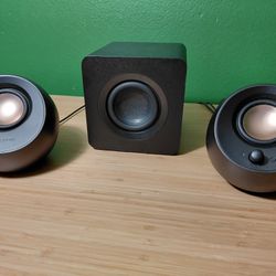 Creative Pebble Bluetooth/Wired Speakers RGB Color Lights