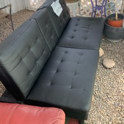 Black Futon 