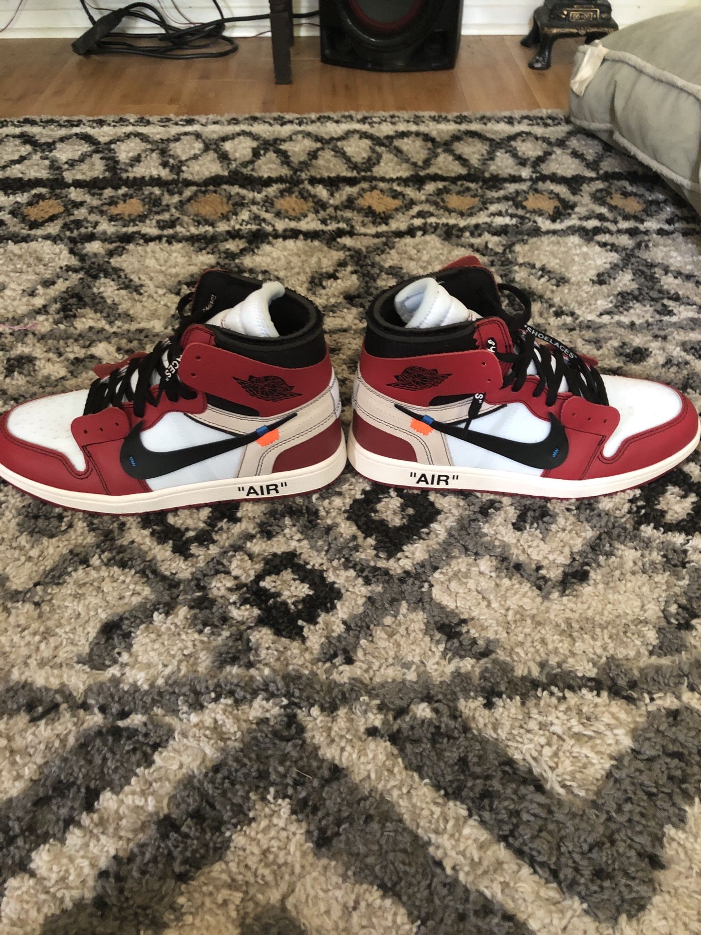 Off white Jordan 1