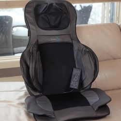 Shiatsu neck and back massage chair