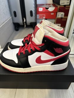 Air Jordan 1 Mid Gs