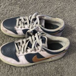 purple nike dunks size 7.5