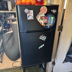 Mini Fridge 