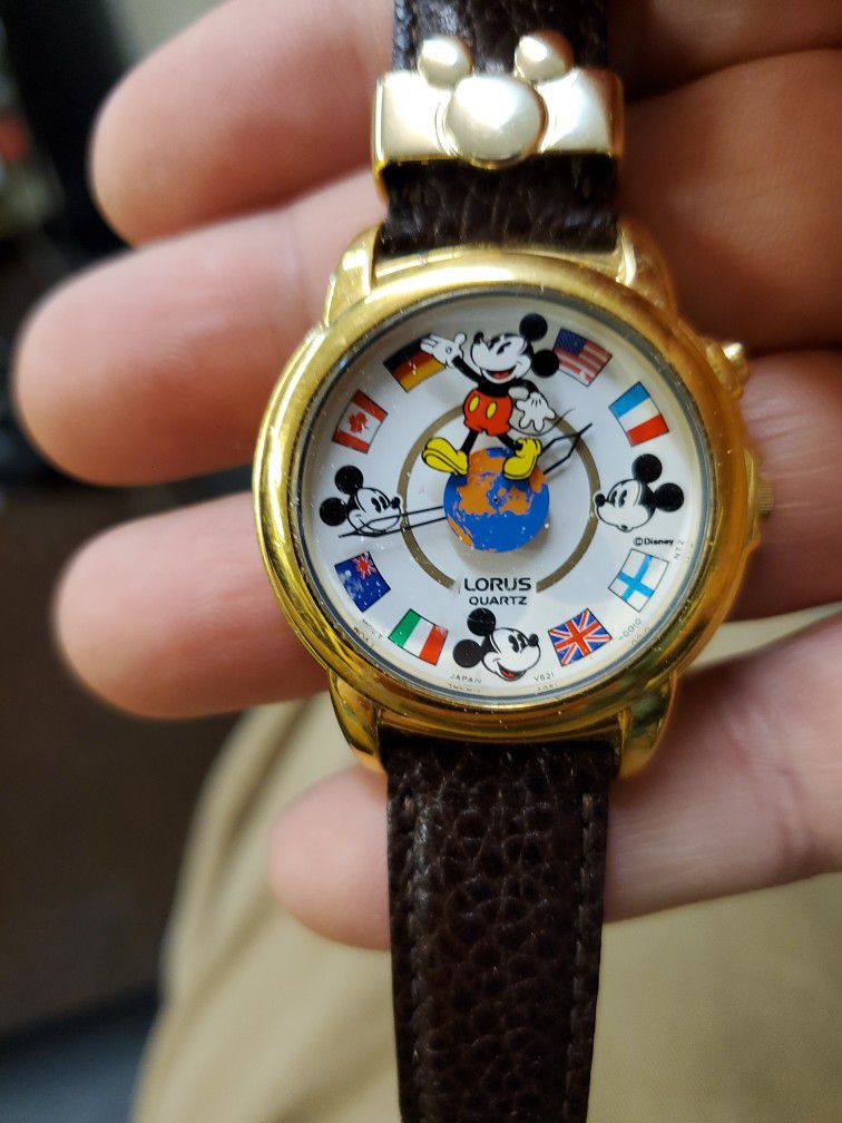 Micky Mouse Watch  plays Melodies By Lorus