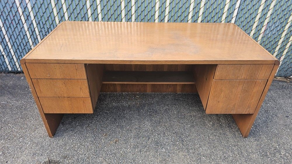Large Desk