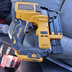 Dewalt Atomic 23ga Pin Nail Gun