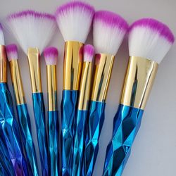 12 Pcs Professional Makeup Brushes. Diamond shape beautiful set