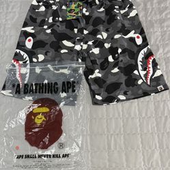 Bape Shorts Gray Camo - Size XL - Glow in dark