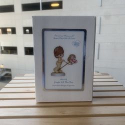 Precious Moments (121013 )