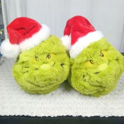 Size XS 7-8 New Tags Unisex Kids Dr.Suess The Grinch Christmas Fuzzy Slippers 