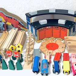 Wooden Train Track Set with Accessories (81 Pcs.)
