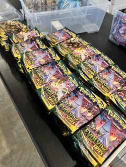 Pokémon Evolving Skies Booster Packs Lot