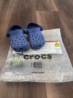 Baby crocs size 6