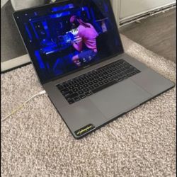 2018 MacBook Pro 17”  (music Production)