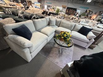Stunning reclining down sectional! 🏠🖤✨ Easy Financing!