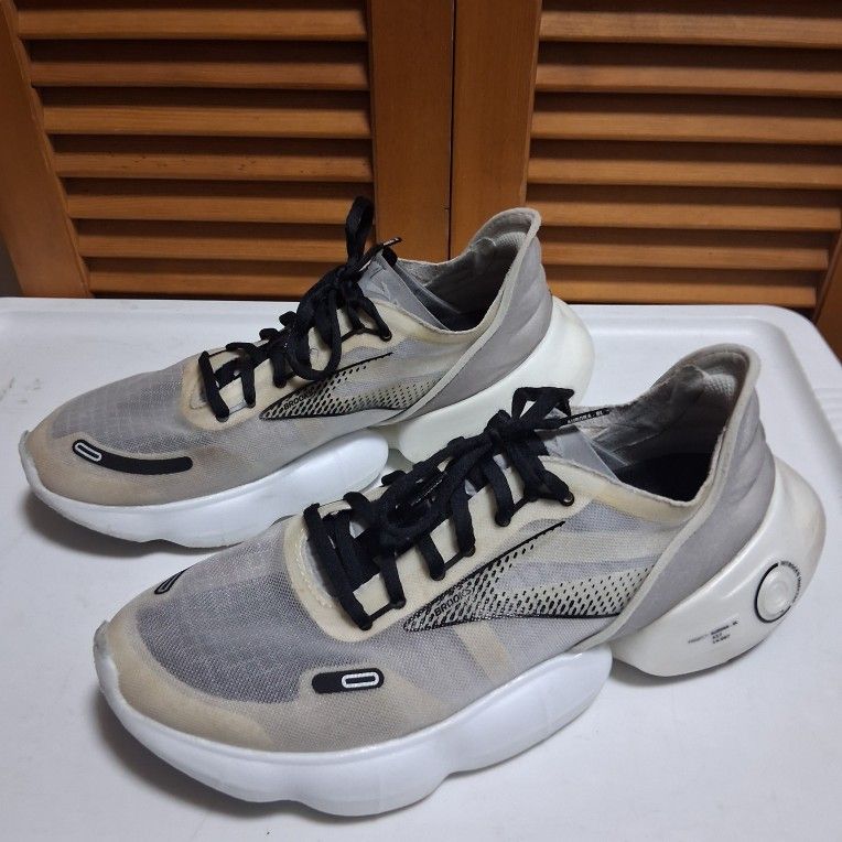 Brooks Aurora BL Men's Running Shoe * Size: 10.5