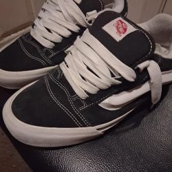 Black Knu skool Vans