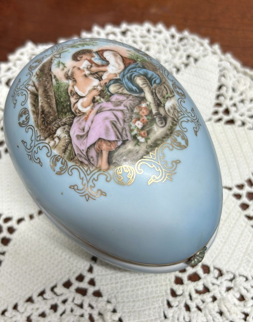 Vintage Hand Painted Porcelain Hinged Trinket Holder, Easter Egg Trinket box Norleans -Japan