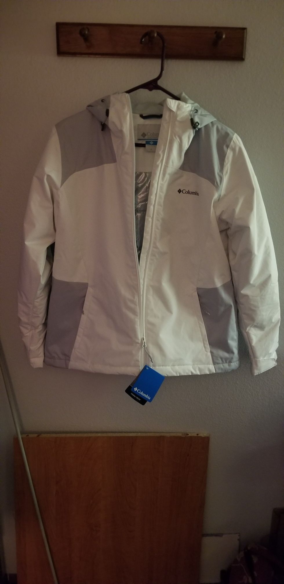 WHITE/GRAY COLUMBIA WOMENS JACKET