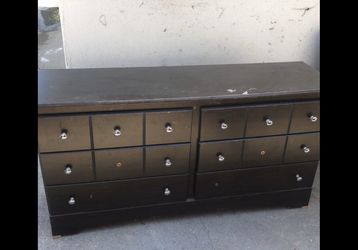 Dresser/ drawers