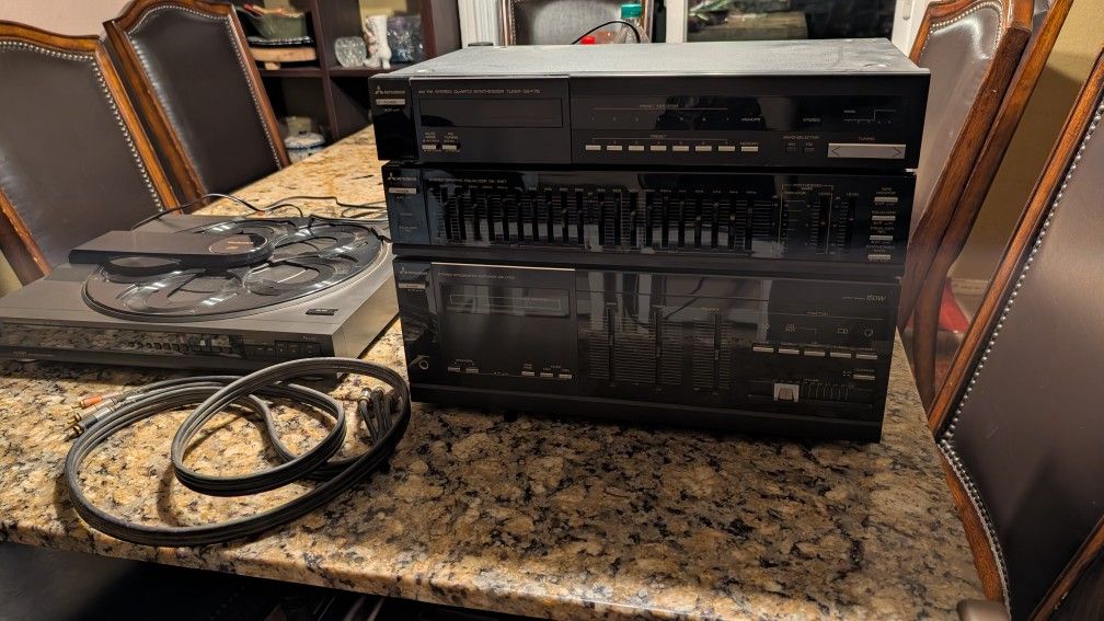 VINTAGE MITSUBISHI SOUND SYSTEM
