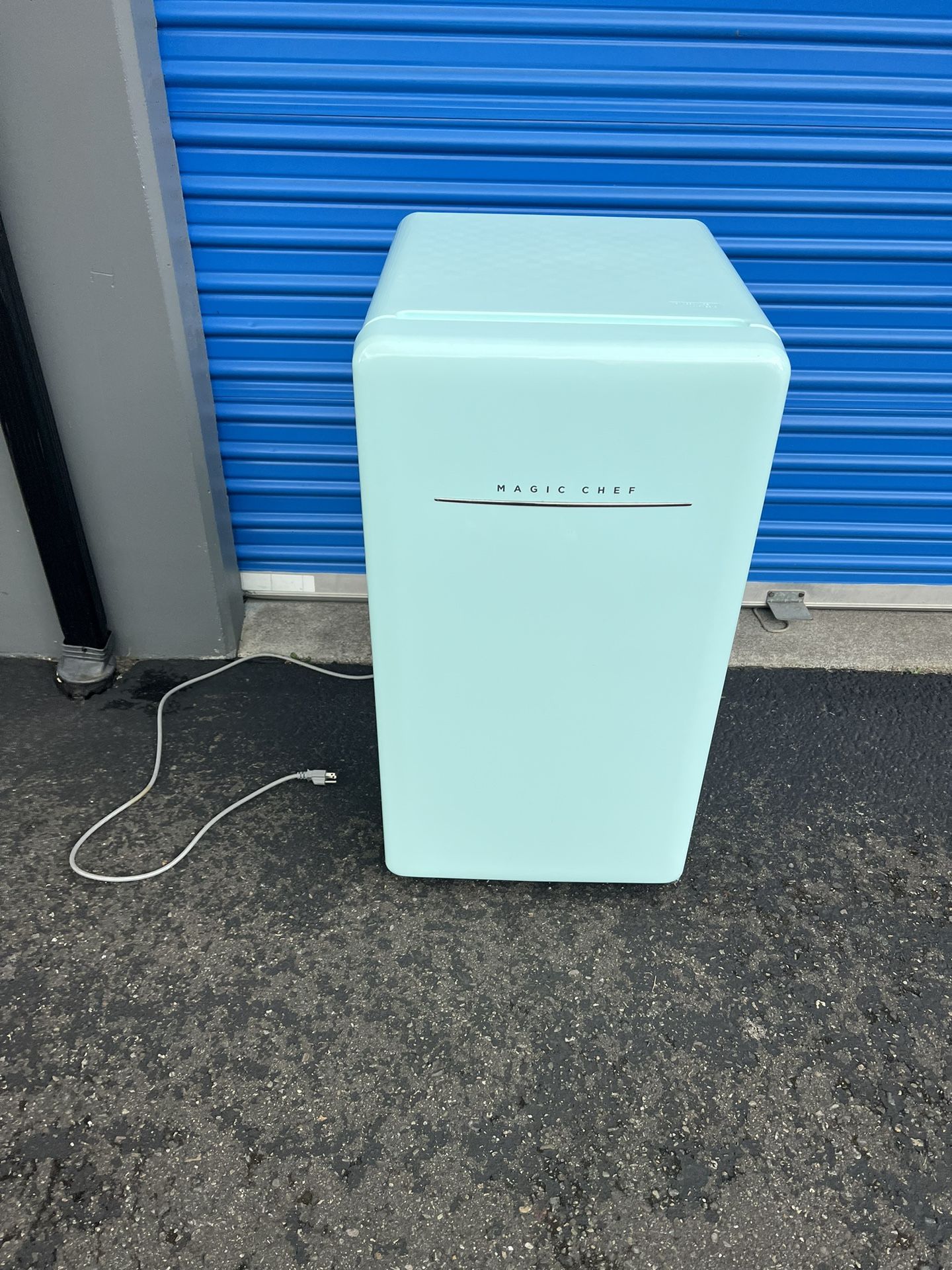 magic chef retro mini fridge 4.4 cu ft in mint green