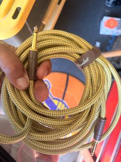 Fender auxiliary cable
