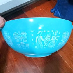 Vintage Pyrex Mixing Bowl