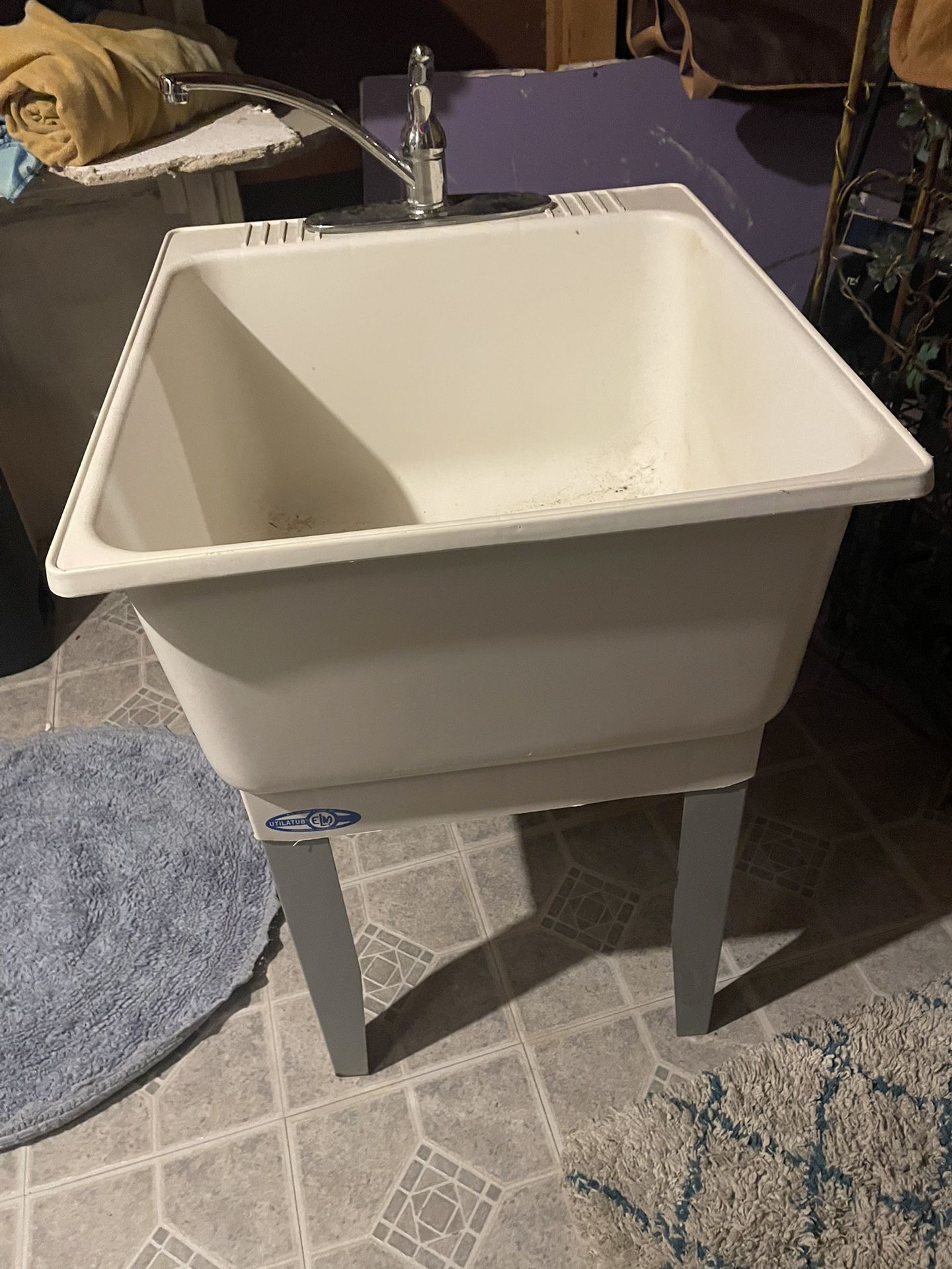 Free Standing Utility Sink With Faucet