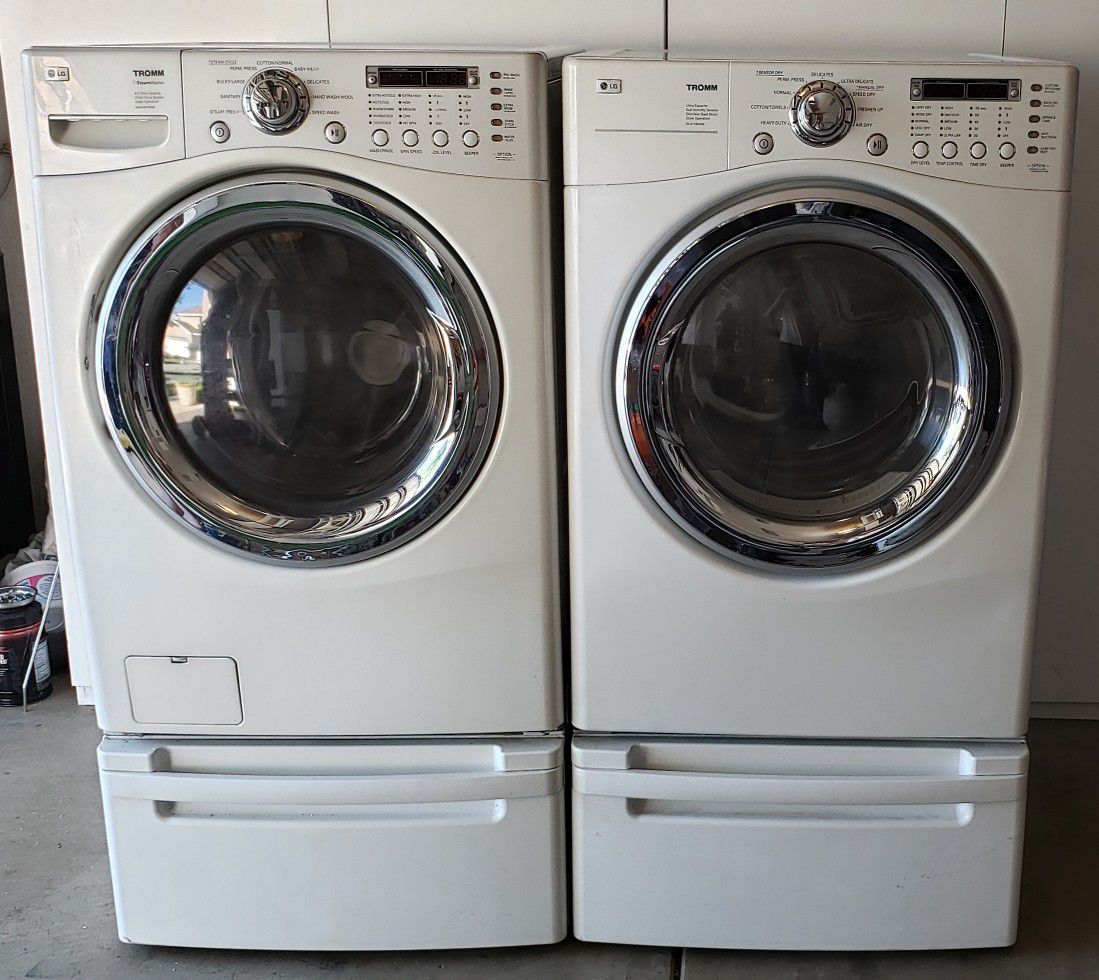 LG washer and dryer with pedestals