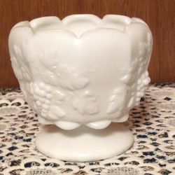 Westmoreland Paneled Grape Milk Glass 4” Planter.
