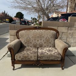 Free Couch 
