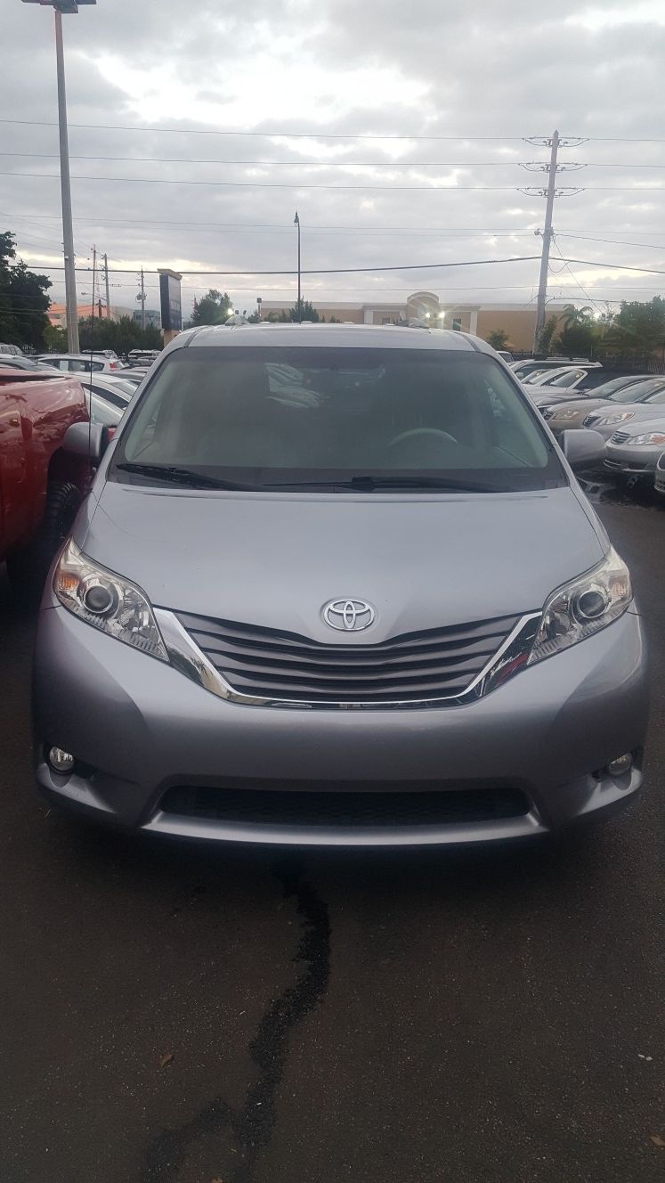 2011 Toyota Sienna