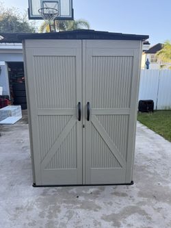 Rubbermaid Storage Shed 