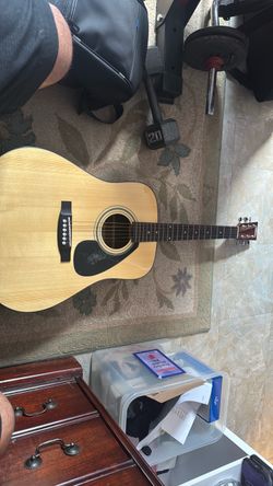 Yamaha Acoustic Guitar Natural Finish