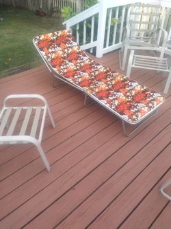 2 vintage retro sun beds