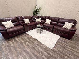 Large 7-piece Reclining Sectional w/USB - Delivery Available