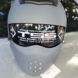 XL HELMET