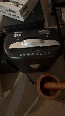 AmazonBasics Paper Shredder