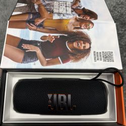 JBL FLIP 6 Waterproof Portable Bluetooth Speaker with PartyBoost (Midnight Black)-Like New!