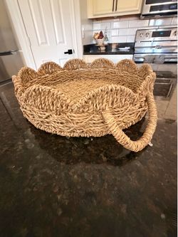 14” Scalloped Woven Seagrass Tray with Handles – New